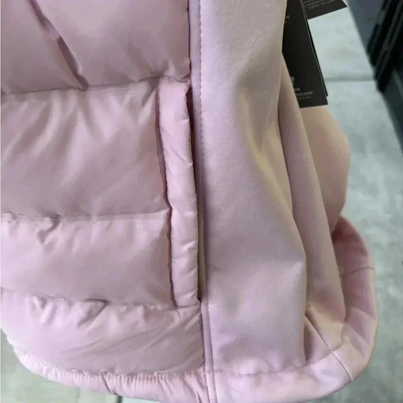 New Balance Hooded Fleece lined puffer coat, water/wind resistant,zip up,pockets - Picture 16 of 16